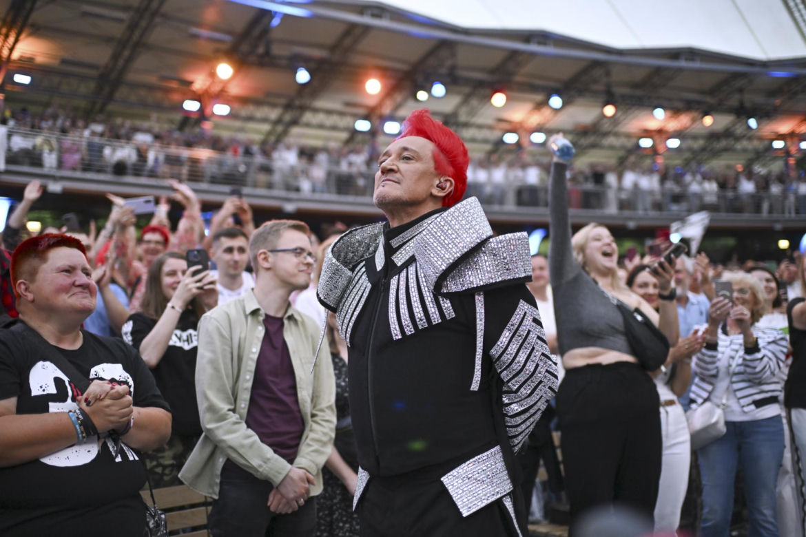 Michał Wiśniewski jak diwa! Na jubileusz Ich Troje przygotował aż 10 kreacji