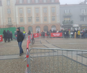 Białystok. Białostoczanie wymienili sztuczne choinki na żywe