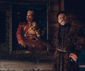 Tak naprawdę wyglądają gwiazdy 1670. W serialu charakteryzacja robi cuda
