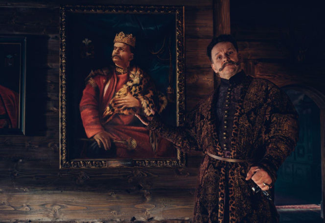 Tak naprawdę wyglądają gwiazdy "1670". W serialu charakteryzacja robi cuda