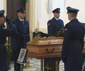 Piotr ubrał mundur, ucałował rodzinę i wyszedł do pracy. Jego serce nagle przestał bić