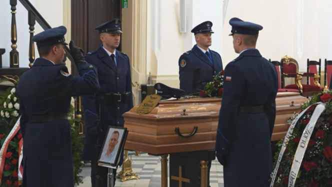 Piotr ubrał mundur, ucałował rodzinę i wyszedł do pracy. Jego serce nagle przestał bić