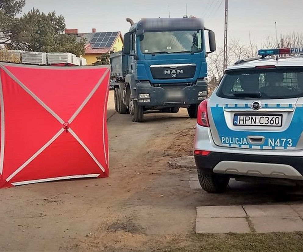 Śmieciarka potrąciła pieszego. Tragiczny wypadek w Tymawie