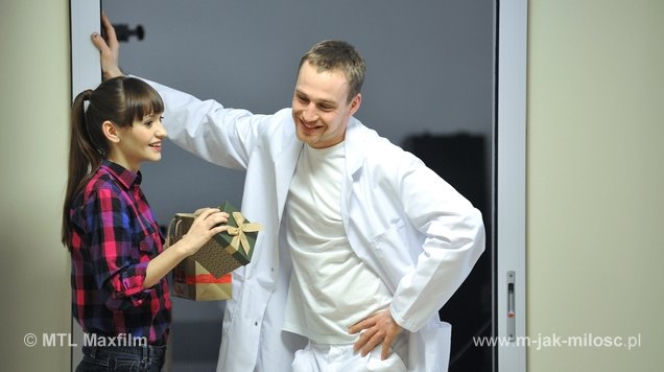 M jak miłość odc. 1068. Janka (Joanna Osyda), Wojtek (Mateusz Janicki)