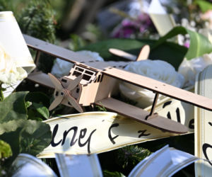 Morze kwiatów. Tak wygląda grób pilotki Jagody Gancarek tydzień po pogrzebie