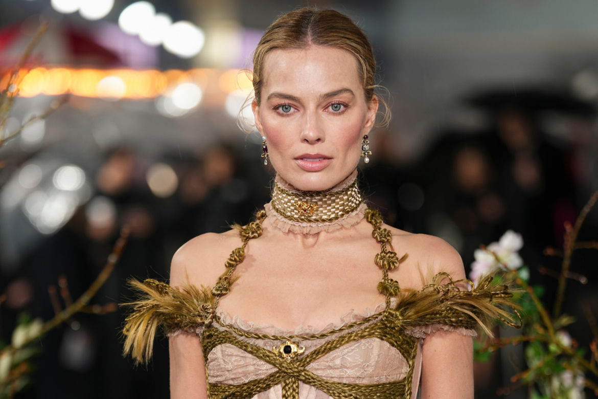 Jacob Elordi i Margot Robbie na premierze "Wichrowych Wzgórz"