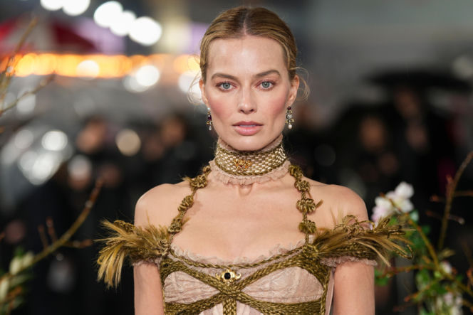 Jacob Elordi i Margot Robbie na premierze "Wichrowych Wzgórz"