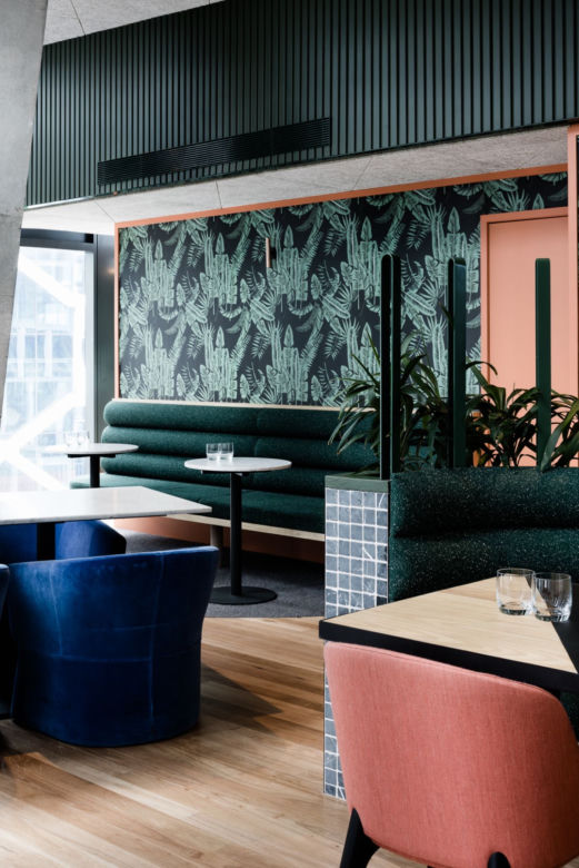 Tropikalne wnętrze restauracji w Sydney 