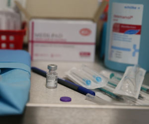 Pierwsza zaszczepiona seniorka w Szpitalu Południowym