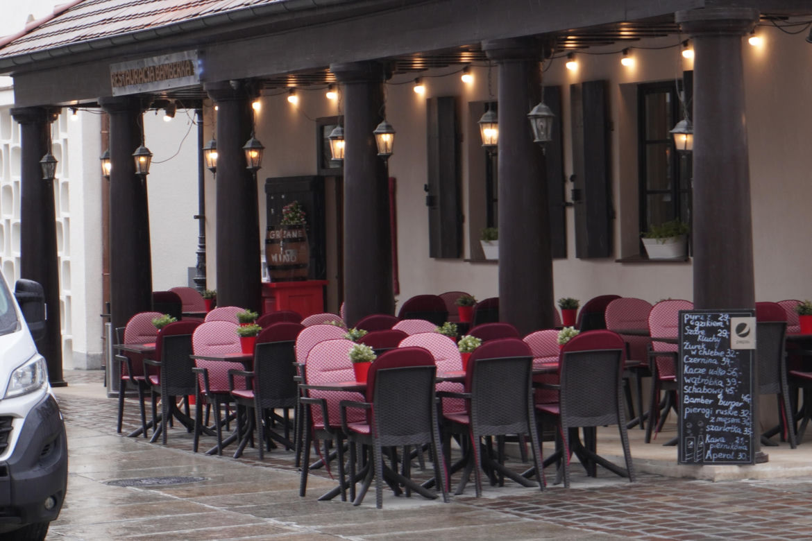 Ogródki wróciły na Stary Rynek w Poznaniu