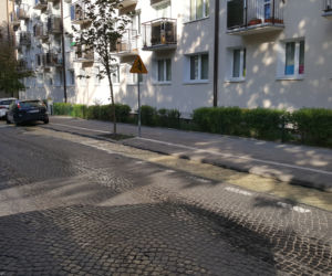 Potok wody na ul. Zamoyskiego w Bydgoszczy [ZDJĘCIA]