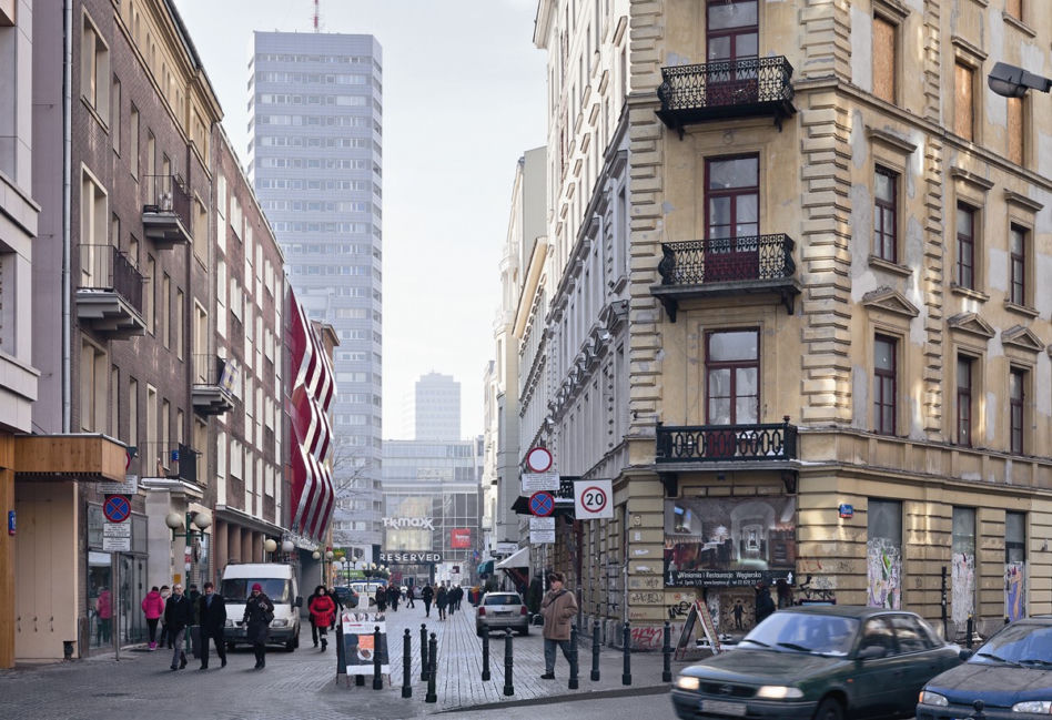 Budynek biurowo-usługowy Chmielna 25