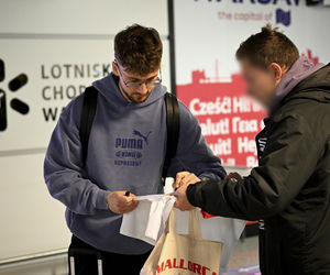 poproszę o galerie: Reprezentacja Polski przyleciała do kraju po meczu z Maltą