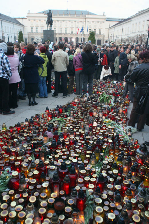 Warszawa dzień po katastrofie smoleńskiej