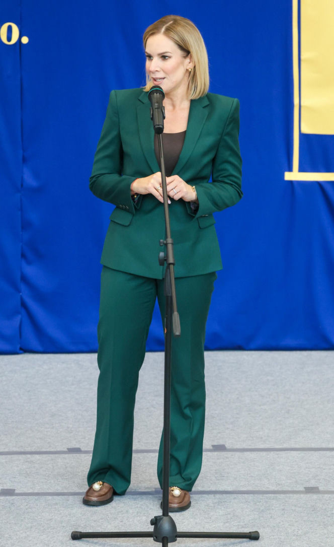 Marta Nawrocka w garniturach