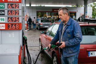 Dobre wieści z rynku paliw. Benzyna i diesel w dół 