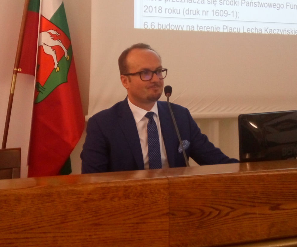 Piotr Kowalczyk WYCHODZI Z ARESZTU. Co z zarzutami ws. GIGANTYCZNEJ łapówki?