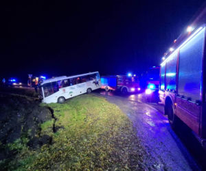 Autokar z dziećmi rozbił się pod Łukowem!
