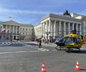 Zabrakło karetek, śmigłowiec lądował w centrum Warszawy