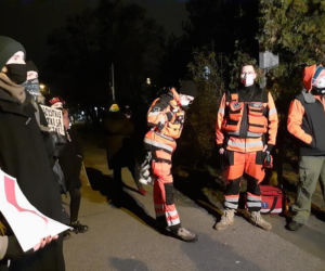 Strajk kobiet w Toruniu. Protest pod komendą policji. Tchórze, tchórze! 