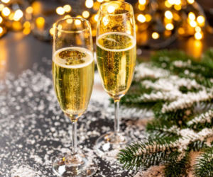 Dobre szampany do 100 zł. Jak wybrać tanie i smaczne wino musujące?