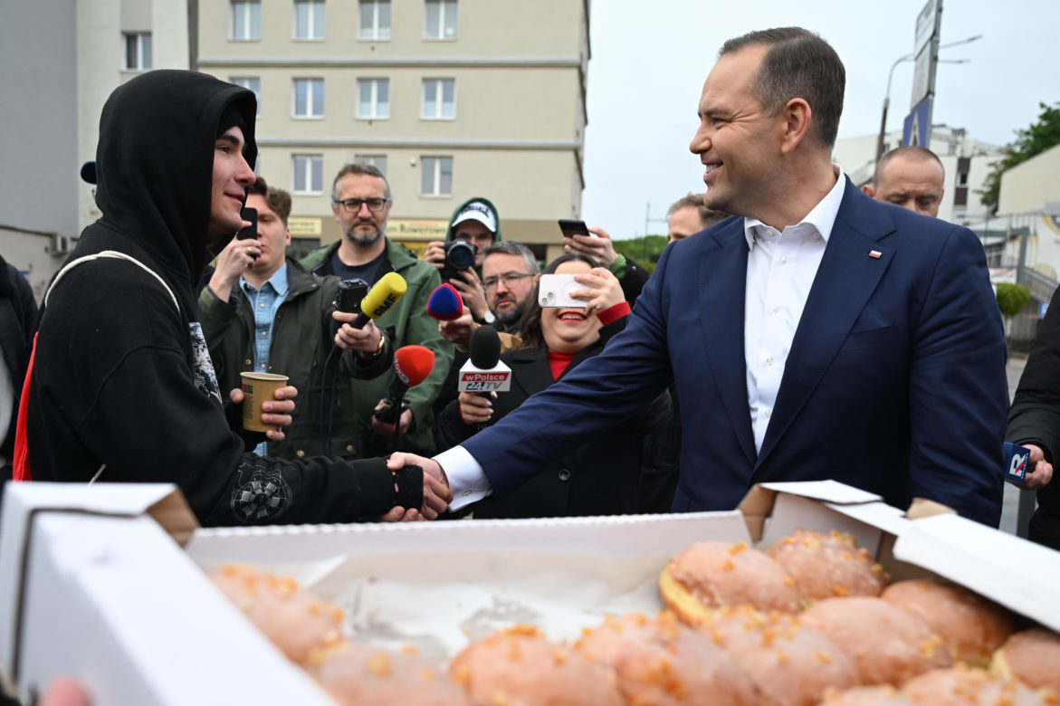 Karol Nawrocki w Gdańsku rozdawał pączki