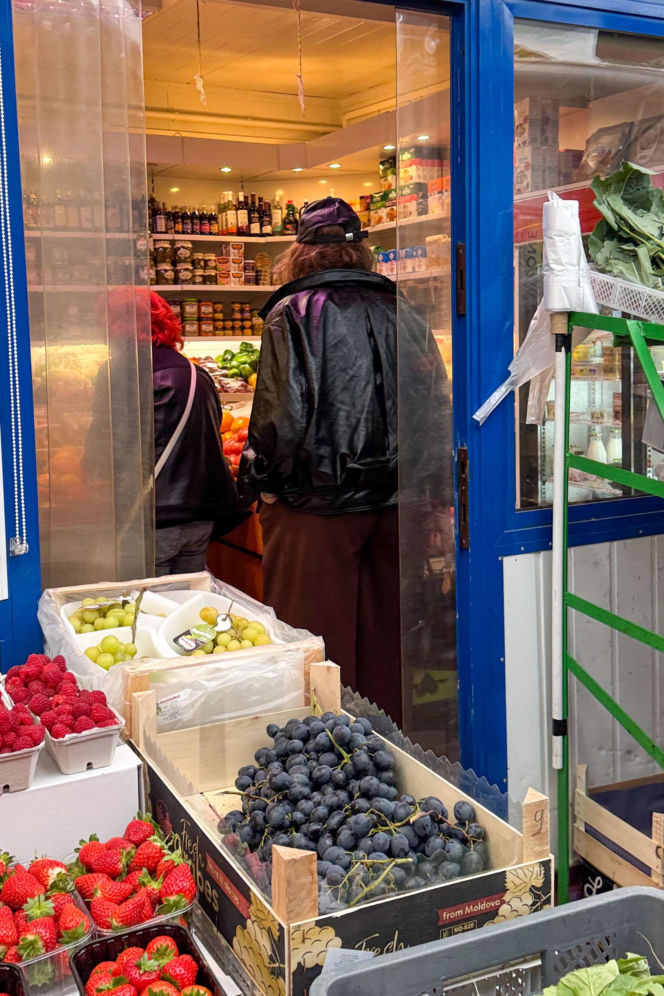 Agnieszka Fitkau-Perepeczko  na bazarku