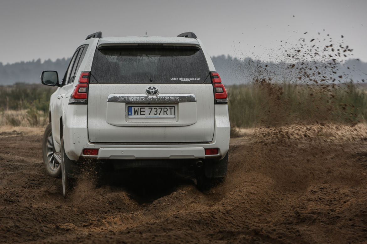 Toyota Land Ctruiser 2.8 D-4D 177 KM 6 A/T Invincible