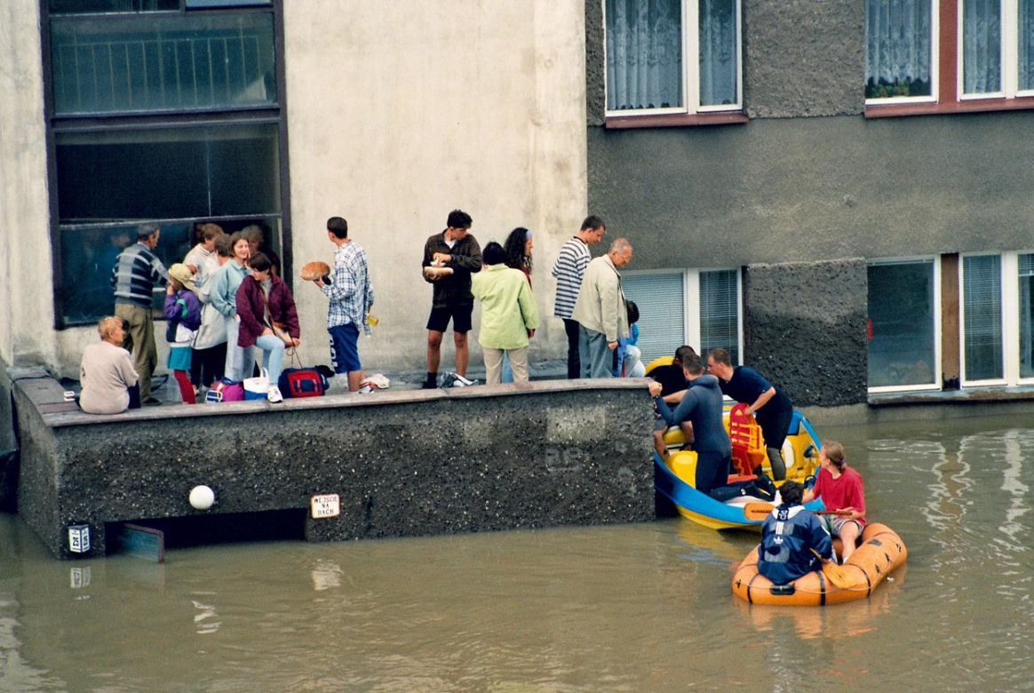 Powódź w Opolu. Powódź Tysiąclecia w 1997 r. [ARCHIWALNE ZDJĘCIA]