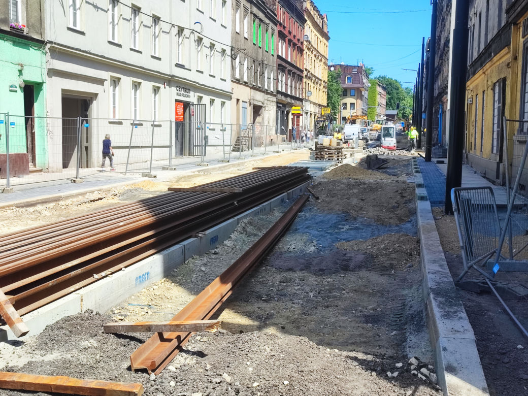 Przebudowa ul. Piekarskiej w Bytomiu trwa. Zlecono dodatkowe prace 