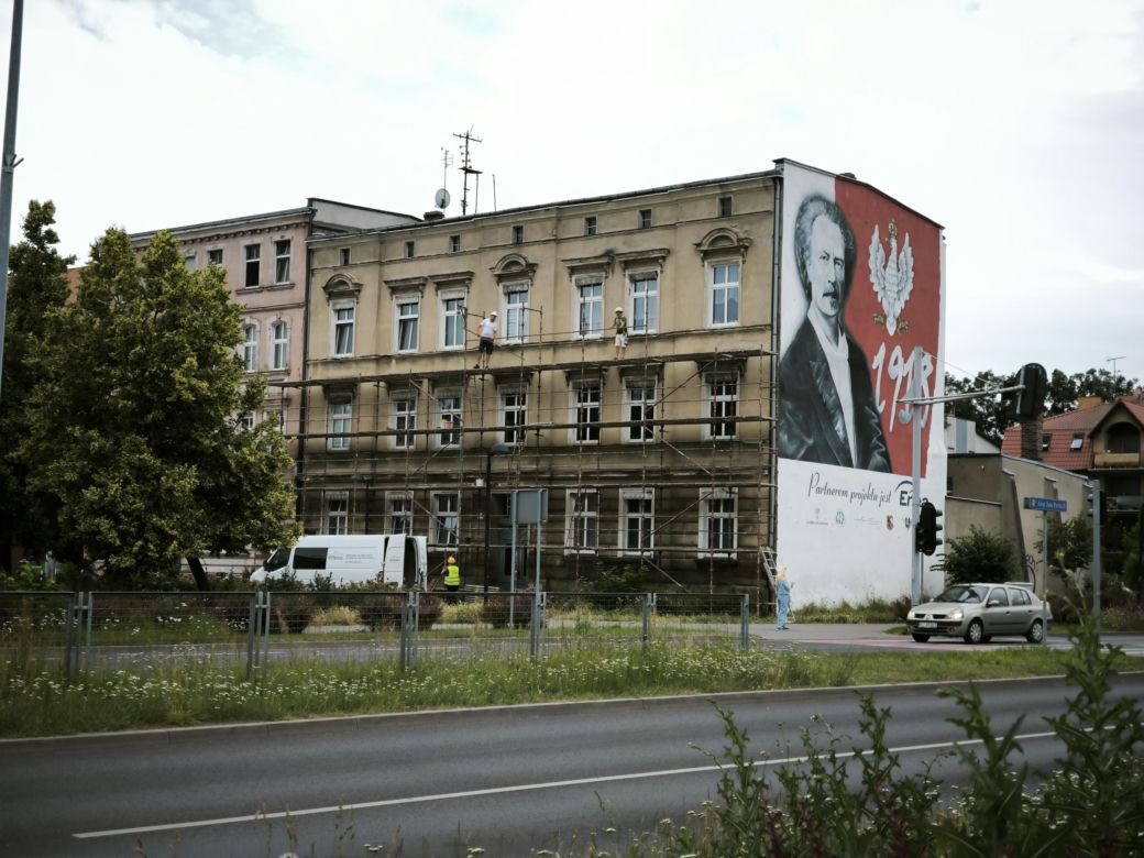 Leszno - zachwyca jednym z najpiękniejszych ratuszy i duchem „Małej Europy”