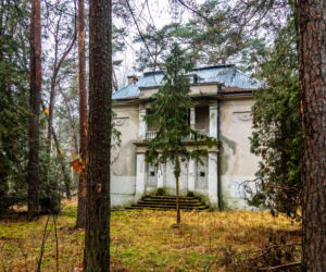 Opuszczona willa w Konstancinie