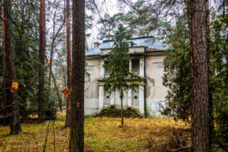 Opuszczona willa w Konstancinie