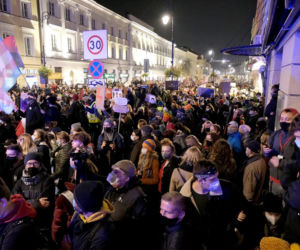 Pałki i gaz na ulicach