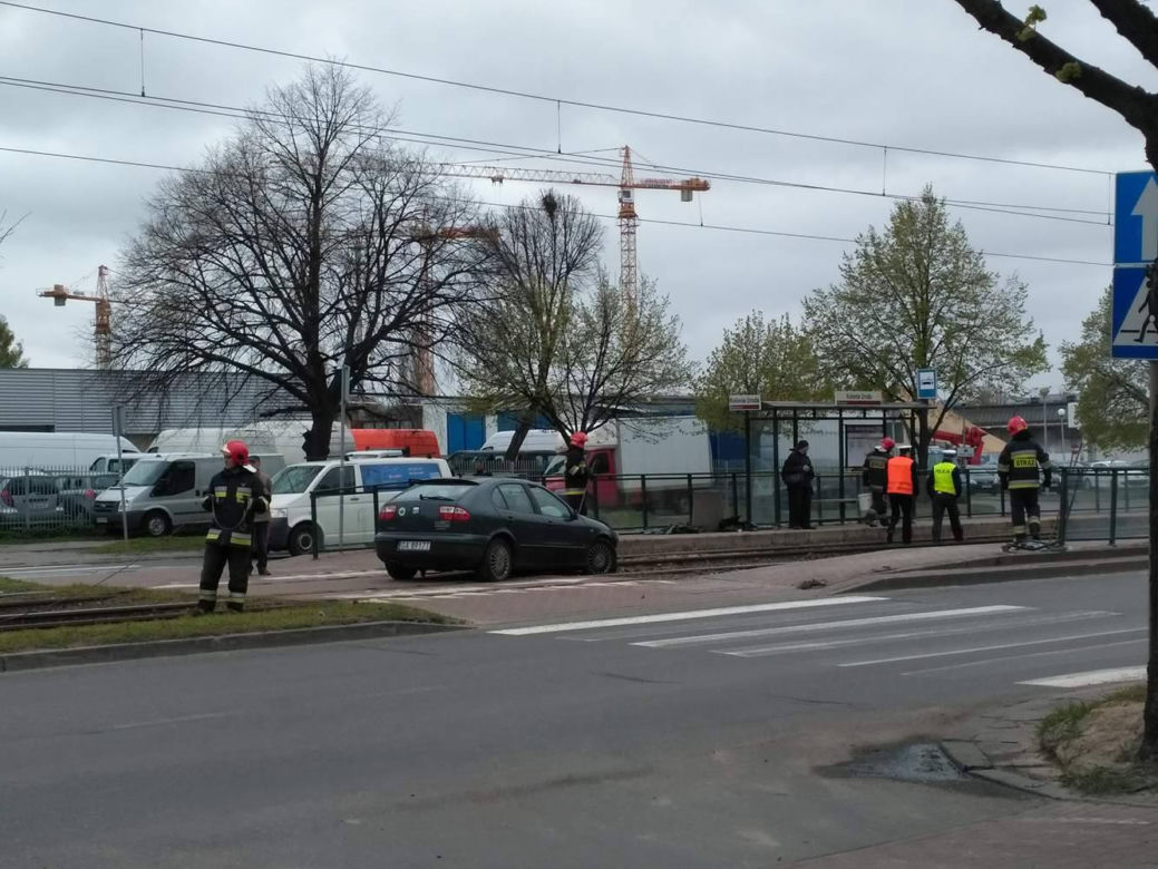 Samochód na torach