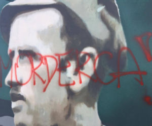 Zniszczono mural Żołnierzy Wyklętych! Napis MORDERCA na portrecie majora Łupaszki [ZDJĘCIA]