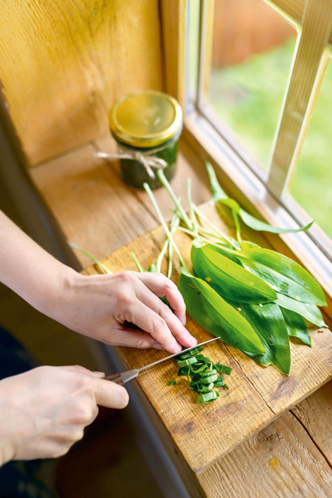 Wnętrze łemkowskiej chaty