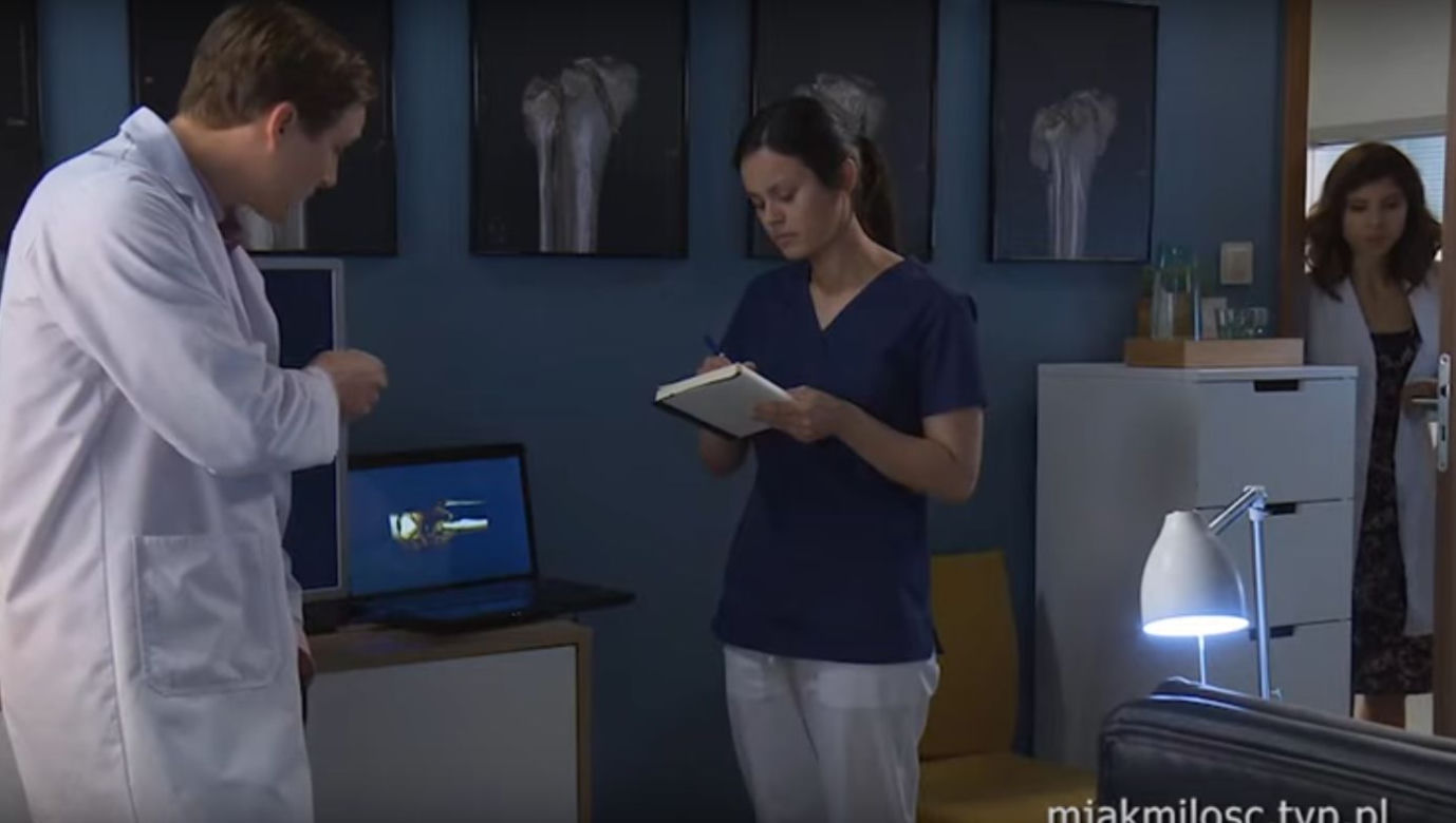M jak miłość: Kasia (Paulina Lasota), Aneta (Ilona Janyst), Olek (Maurycy Popiel)