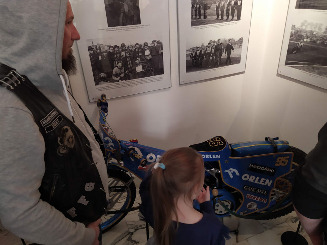 Fotorelacja z wernisażu wystawy "Historia żużla. Czarny sport w Siedlcach"