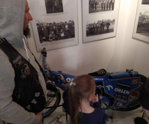 Fotorelacja z wernisażu wystawy Historia żużla. Czarny sport w Siedlcach