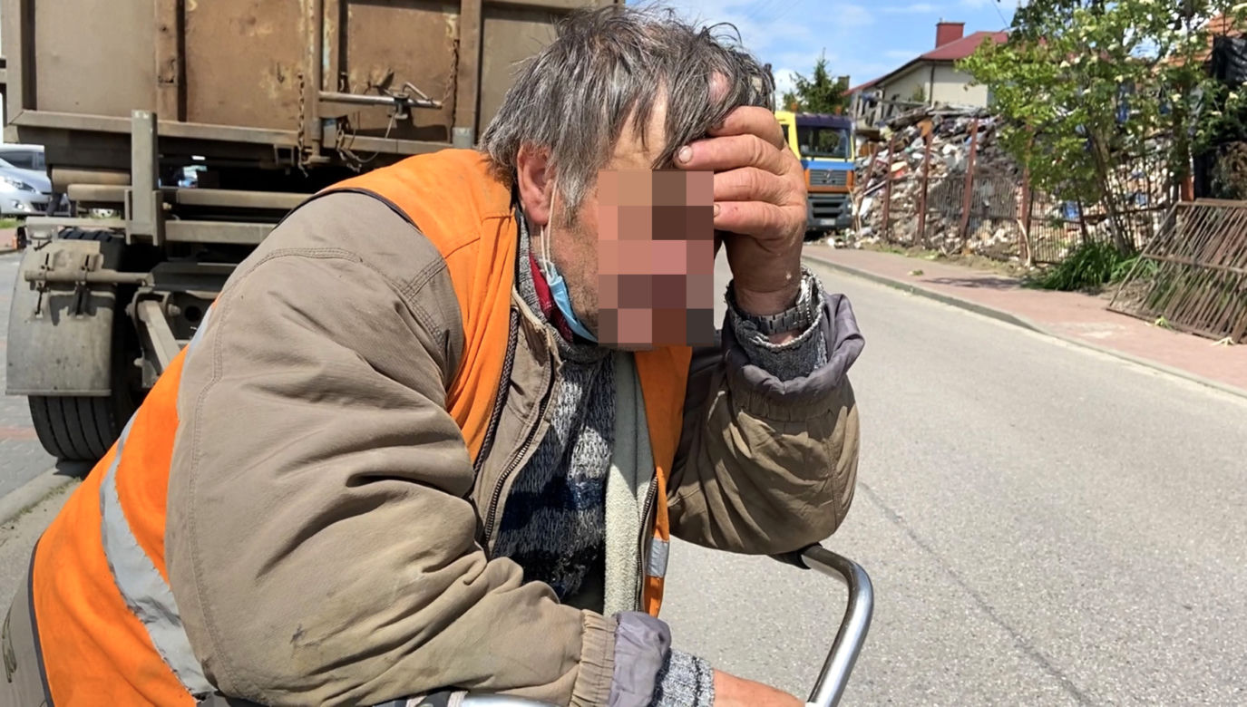 Wójt Piątnicy (woj. podlaskie) likwiduje niebezpieczne składowisko odpadów na prywatnej posesji