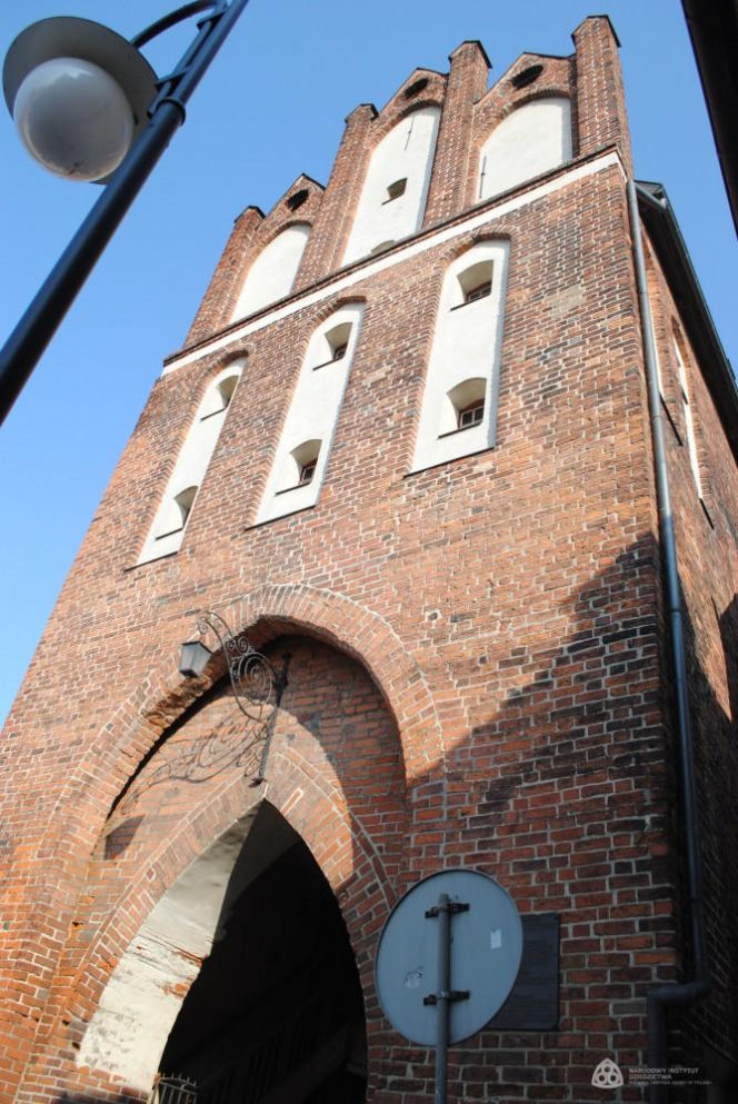 To najdłuższe mury obronne w woj. warmińsko-mazurskim. Otaczają Stare Miasto