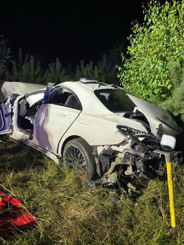 ROZTRZASKANY mercedes pod Poznaniem. Cztery osoby zostały RANNE 