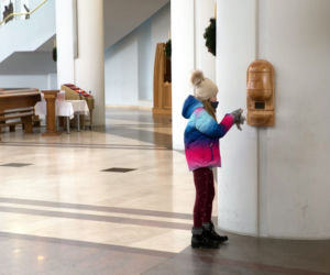 Bezdotykowe Kropielnice w sanktuarium w Łagiewnikach