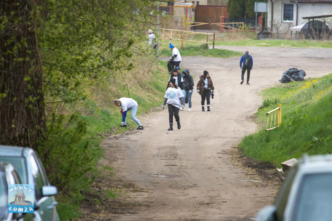 Ponad 2 tony śmieci wyzbierane z brzegów Narwi! Operacja Czysta Rzeka w Łomży za nami