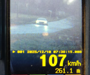 Szaleńczy rajd w Radgoszczy. Kierująca Mercedesem pożegnała się z prawem jazdy