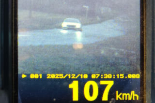 Szaleńczy rajd w Radgoszczy. Kierująca Mercedesem pożegnała się z prawem jazdy