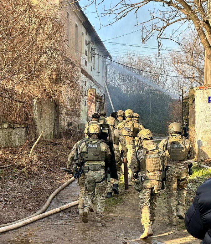 Pożar i antyterroryści 