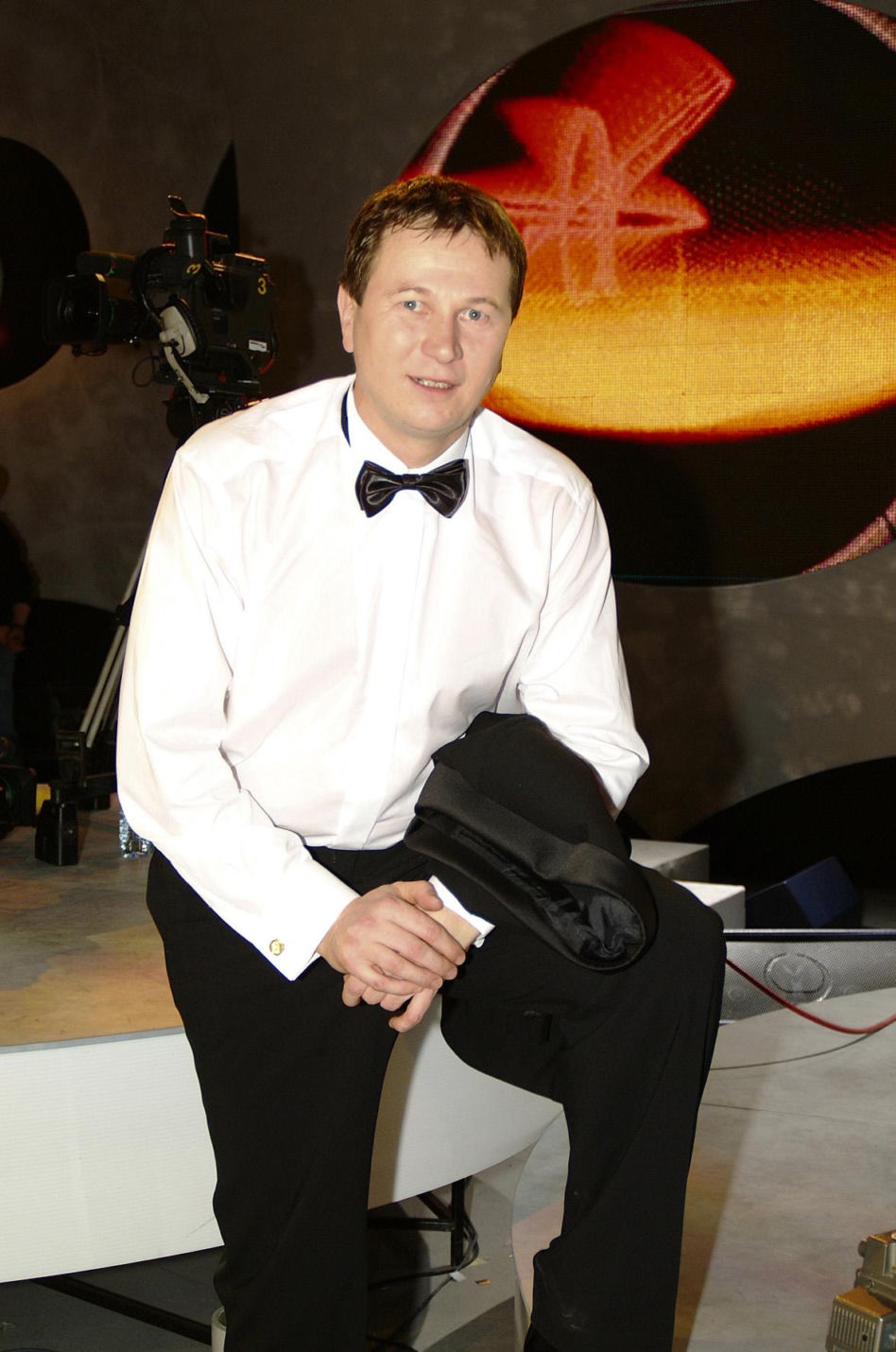 Piotr Cyrwus kiedyś i dziś. Tak przez lata zmieniał się aktor znany z roli Ryśka w "Klanie"