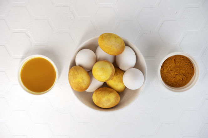 Naturalne barwniki do jajek